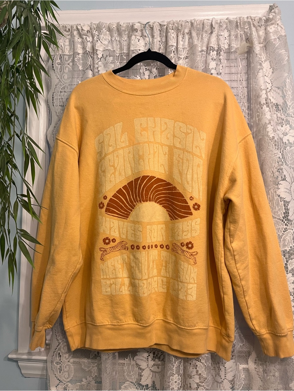 Women’s Oversized BillaBong Graphic long sleeve sweater